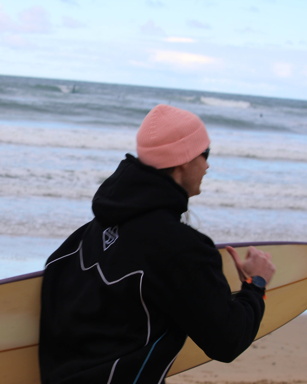 BLACK OFFSHORE HOODIE